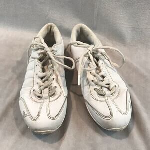 Varsity cheer/tumbling shoes white youth size 3